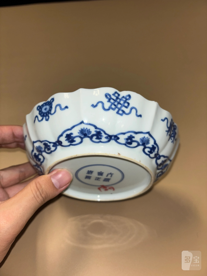 清雍正 青花八吉祥纹花口盘 - 图4